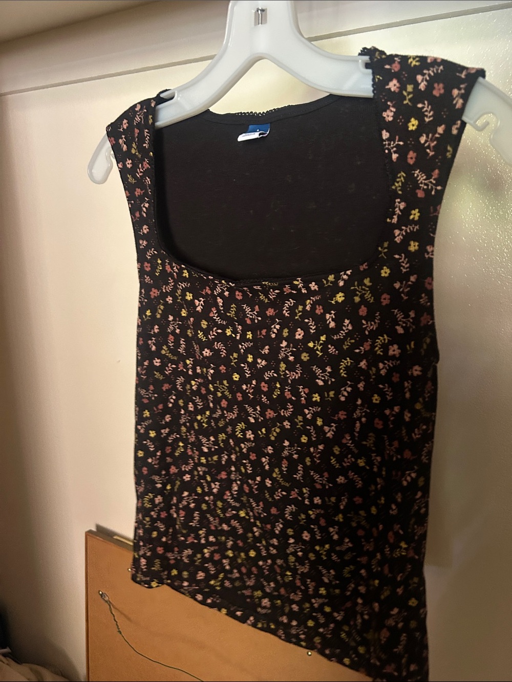 Women’s Black Floral Tank Top - Casual Scoop Neck